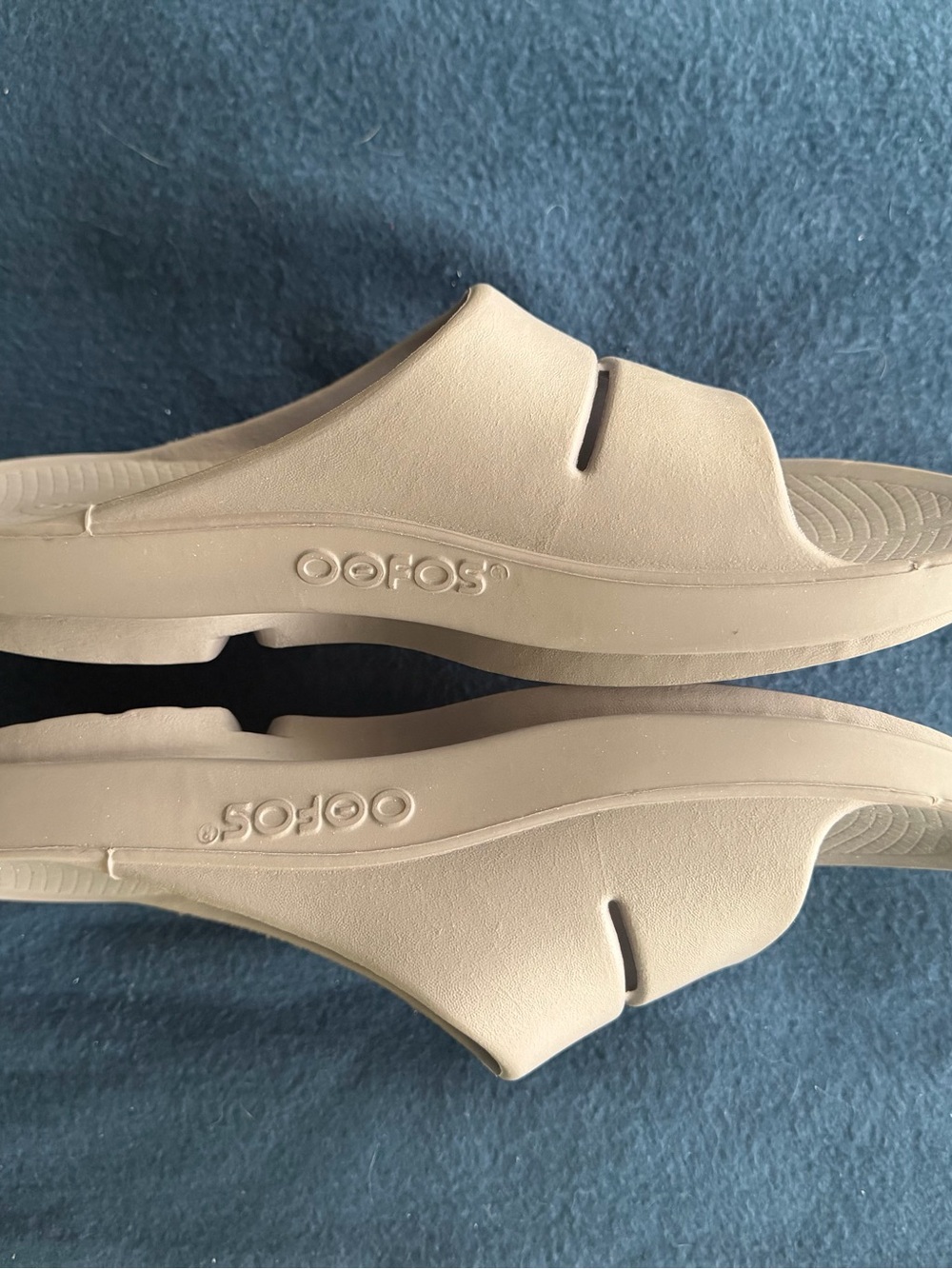 OOFOS Slide Sandals in Light Gray - Picture 4 of 5